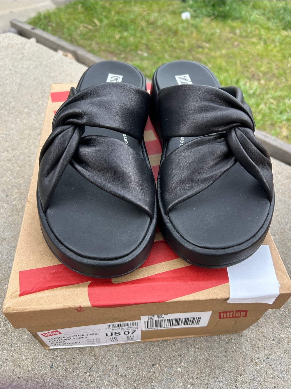 FitFlop F-MODE Leather-Twist Flatform Slides Black Sz 7 EUR 38 NEW - Picture 3 of 7